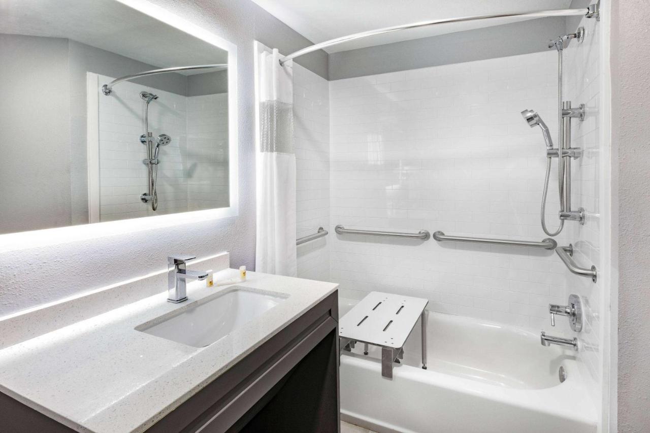 La Quinta Inn & Suites By Wyndham Ardmore Zewnętrze zdjęcie
