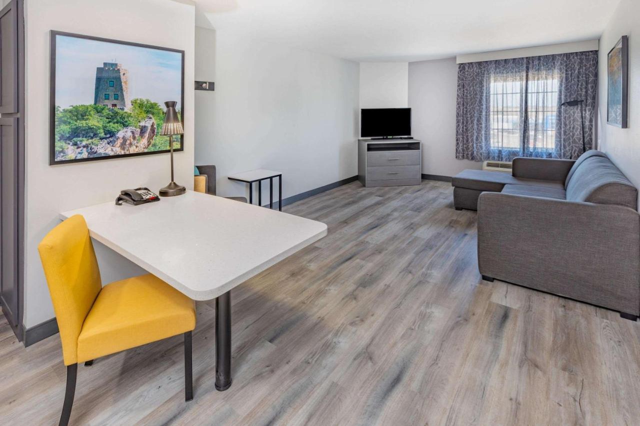 La Quinta Inn & Suites By Wyndham Ardmore Zewnętrze zdjęcie
